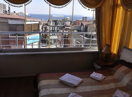 Hotel Eski 3*